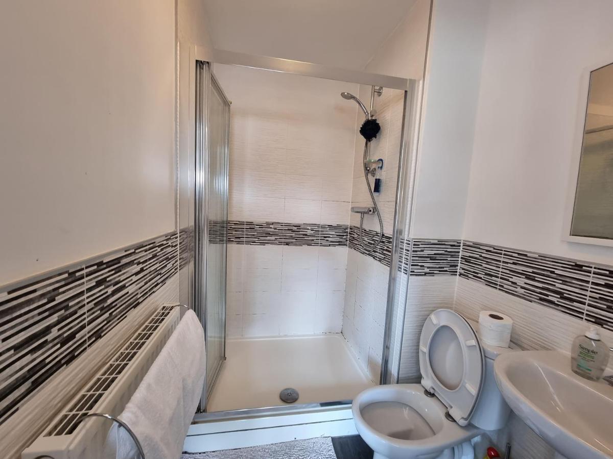 King En-Suite Close To The A30 坎伯恩 外观 照片