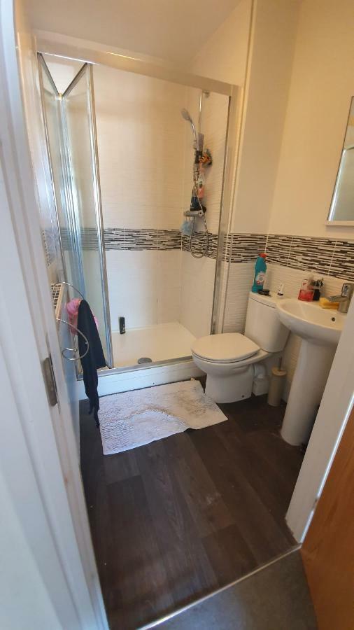 King En-Suite Close To The A30 坎伯恩 外观 照片